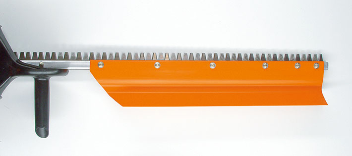 Catcher plate for cutter blades