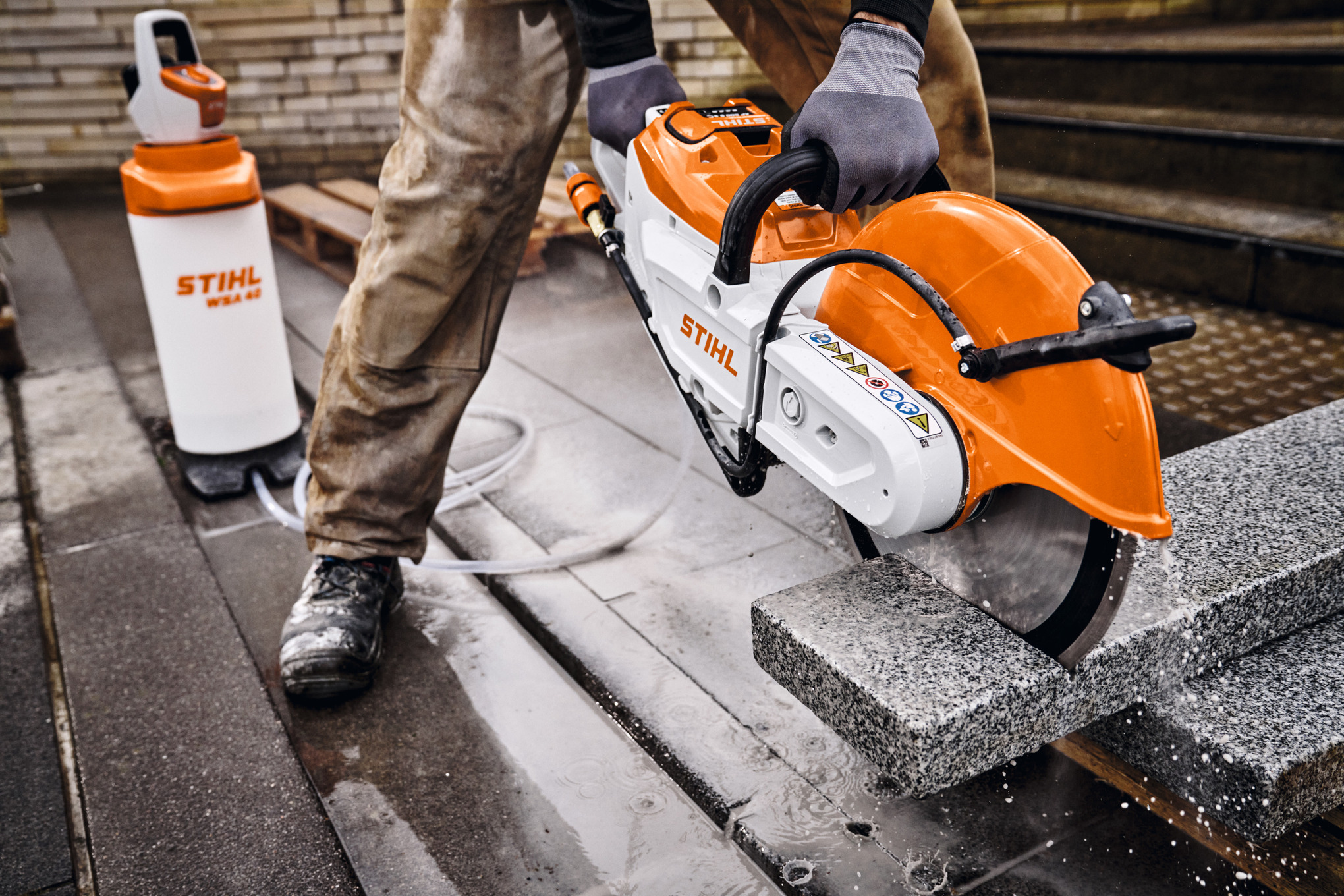 WSA 40 Cordless Pressurised Water Container with AS 2 battery and AL 1 charger
