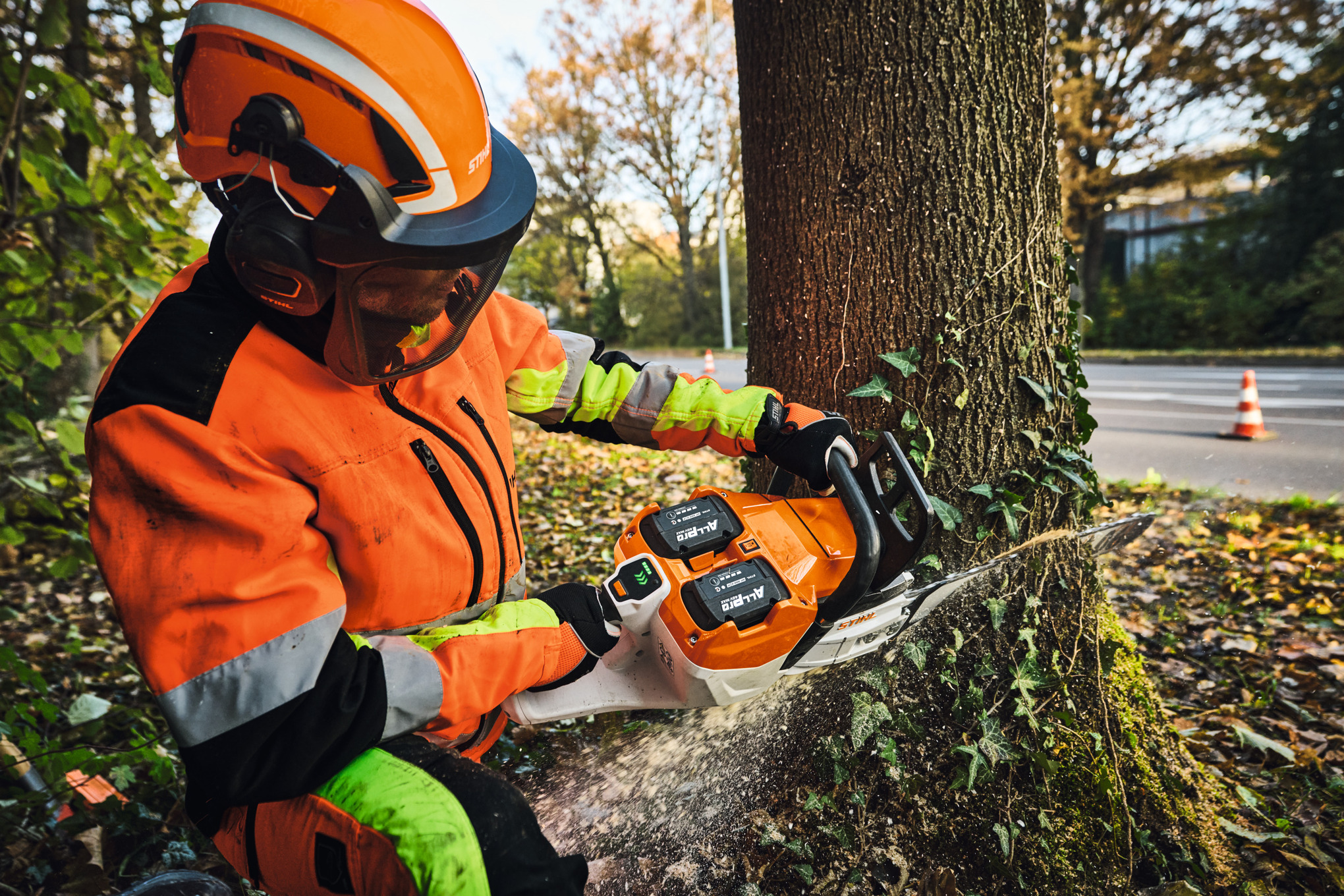 MSA 600 C-O Cordless Chainsaw tool only