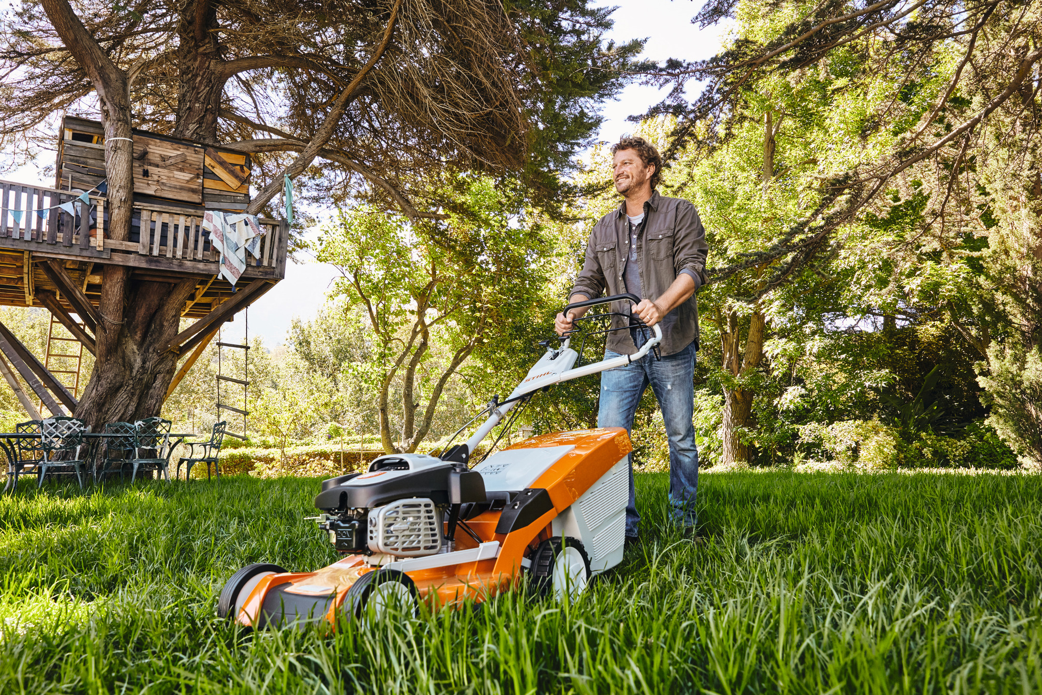 RM 655 V Petrol Lawn Mower