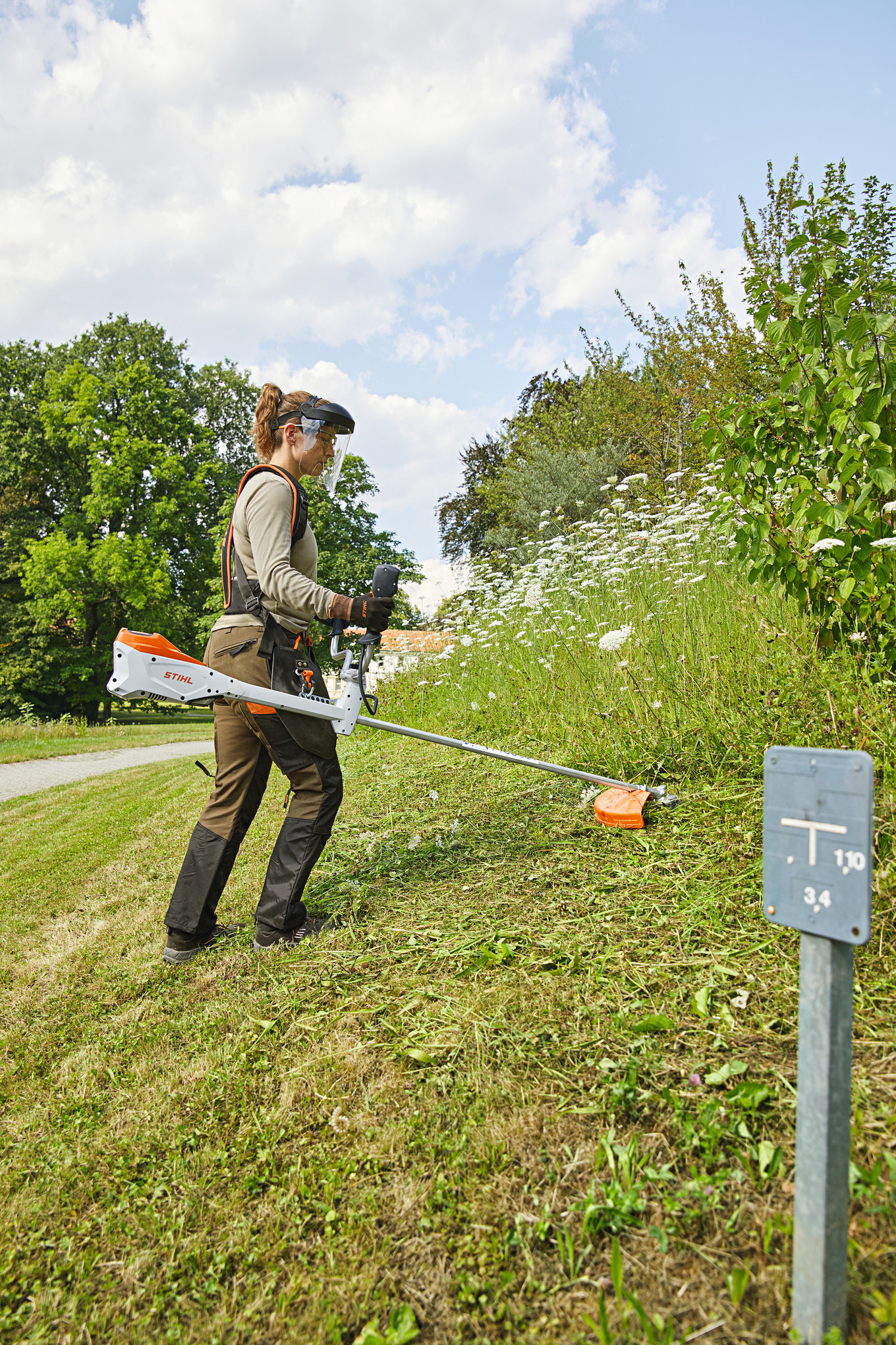 FSA 135 Cordless Brushcutter