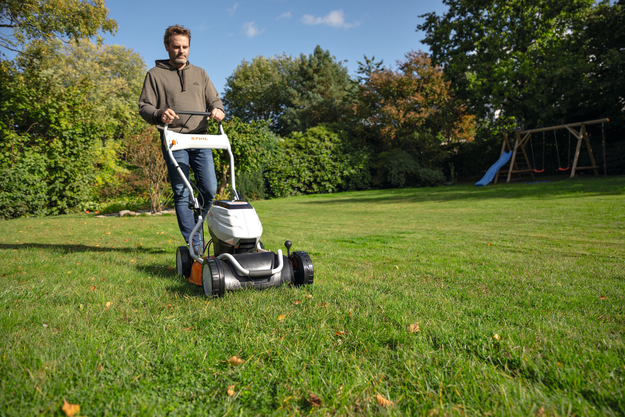 RMA 2 RV Cordless Mulching Lawn Mower