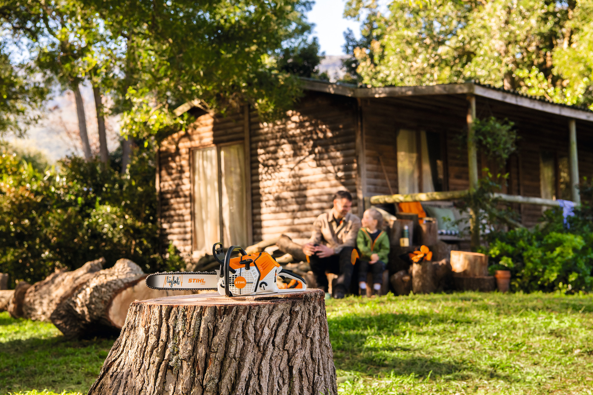 Children's battery-operated MS 500i toy chainsaw