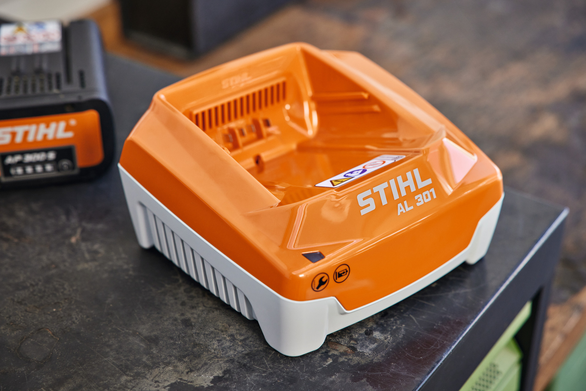 AL 301 Quick charger