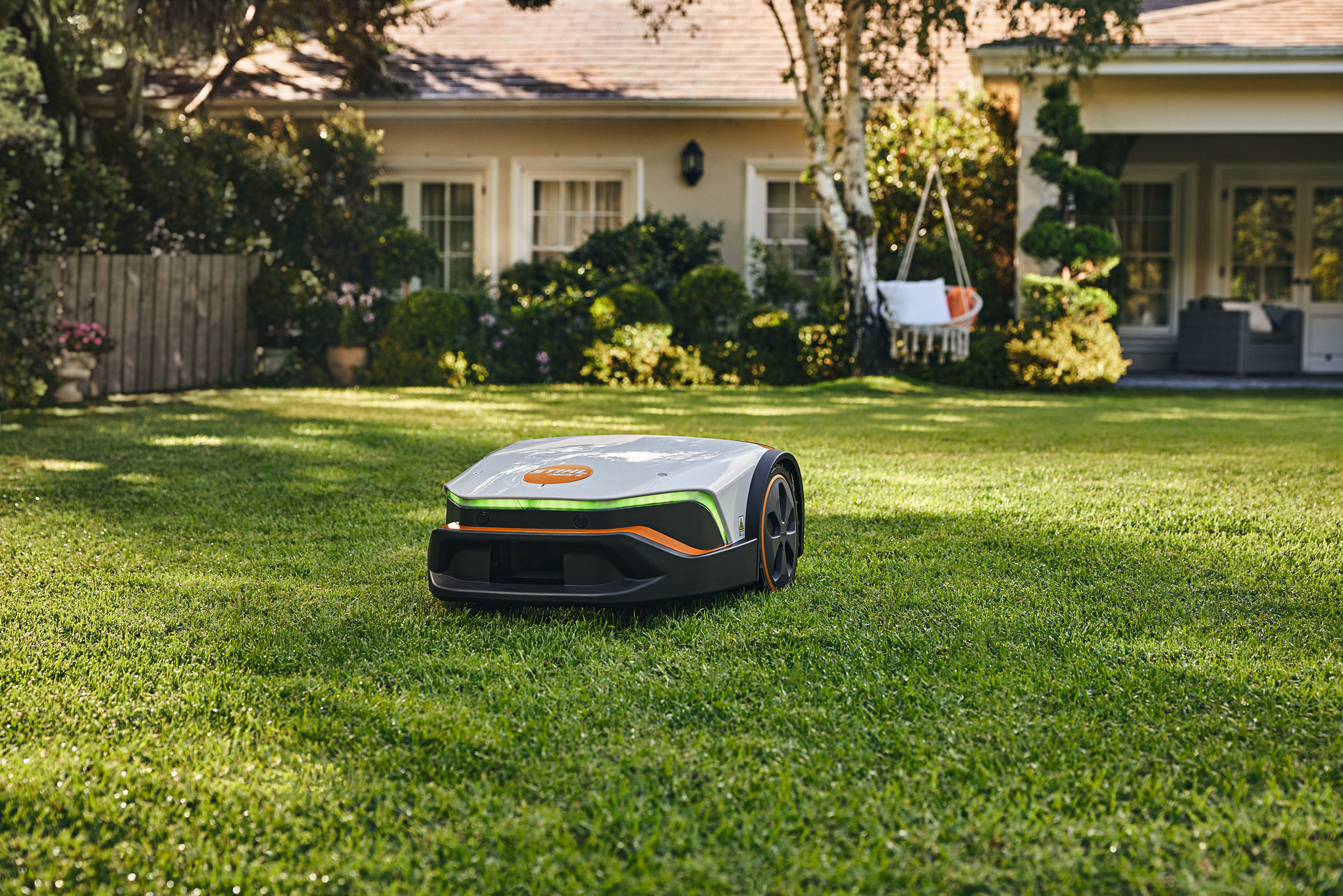 ¡MOW® 6 robotic mower