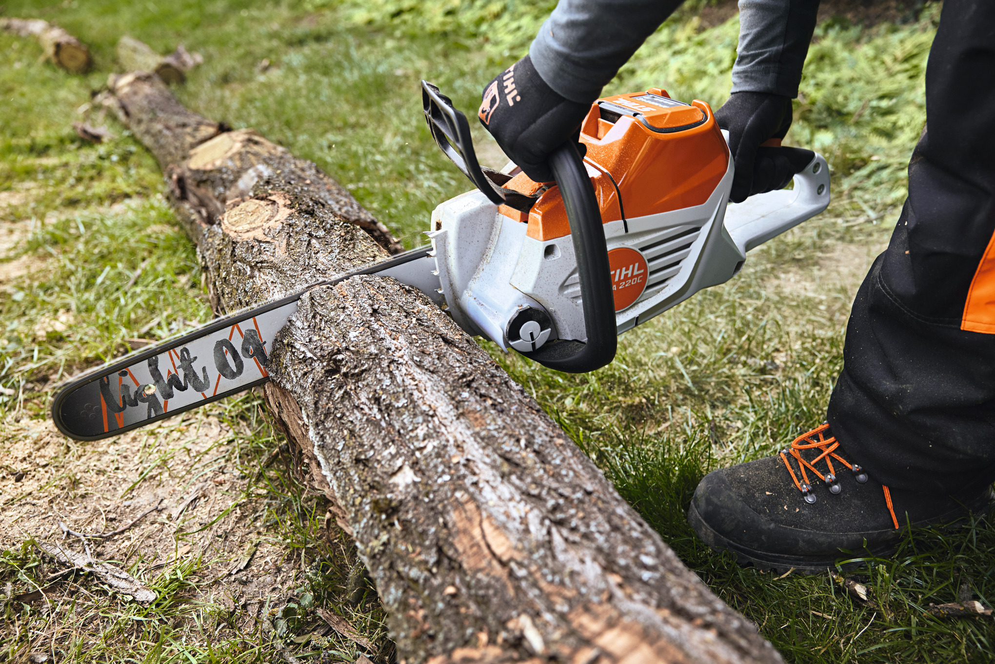 MSA 220 C-B Cordless Chainsaw