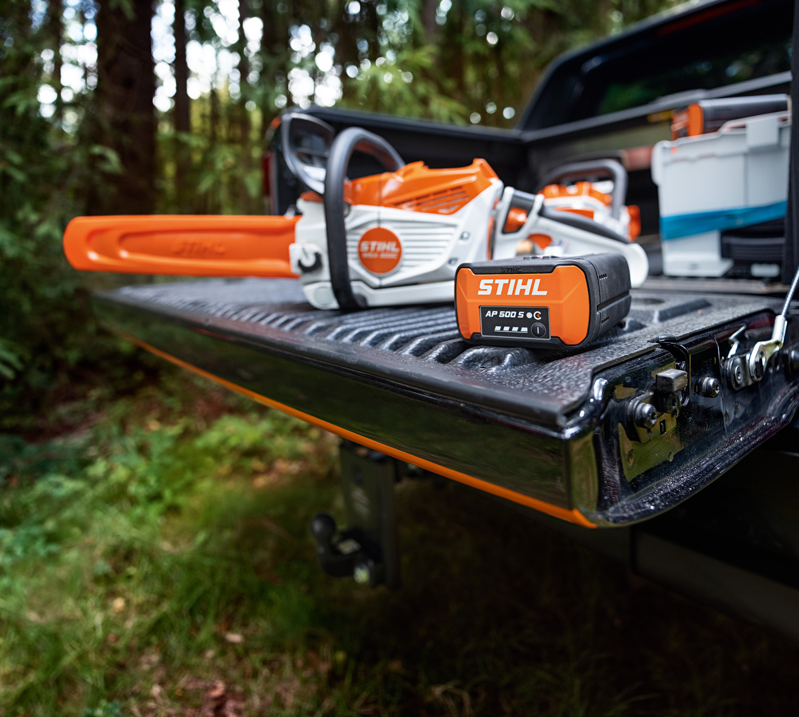 MSA 300 cordless chainsaw and AP 500S battery 