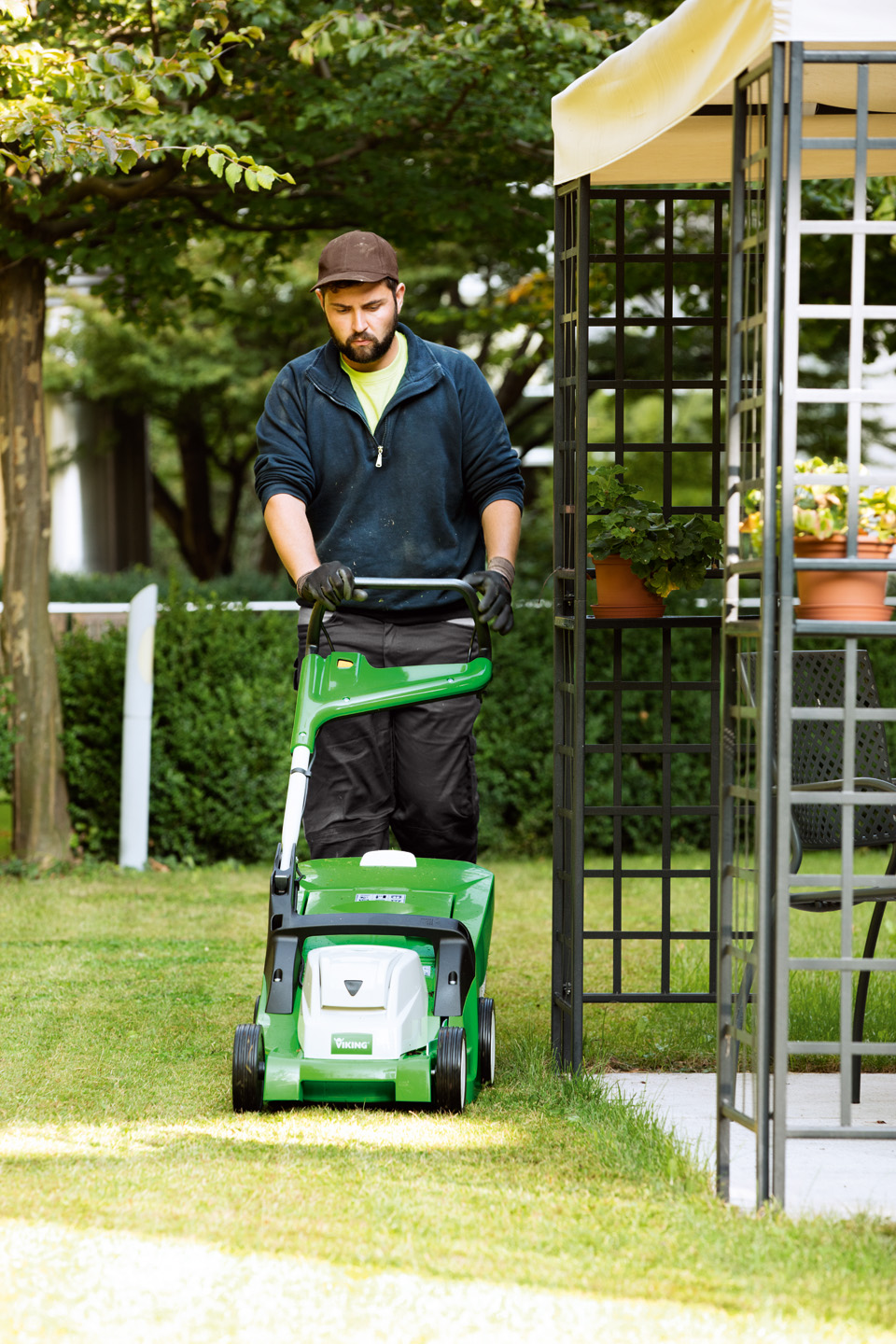 MA 443 cordless lawn mowers from VIKING